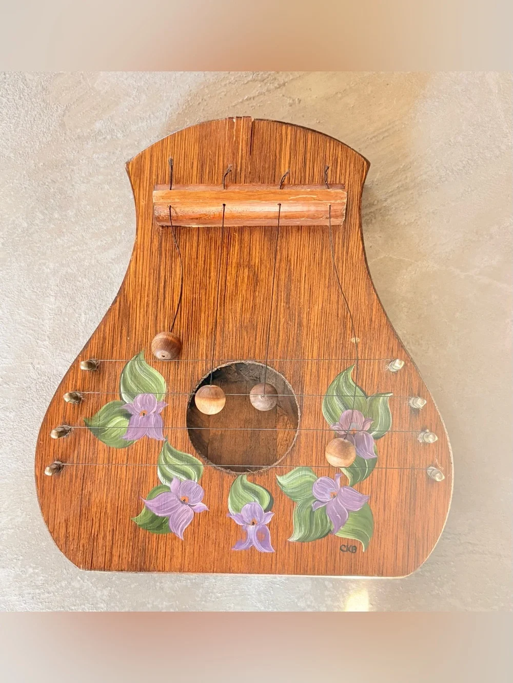 Vintage Wooden Door Harp Chime Hand Painted Violets Folk Art Musical. Very Good!